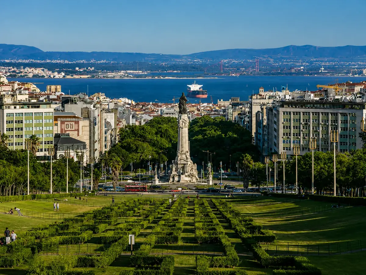 Parterres del Parque Eduardo VII descendiendo hacia la avenida da Liberdade