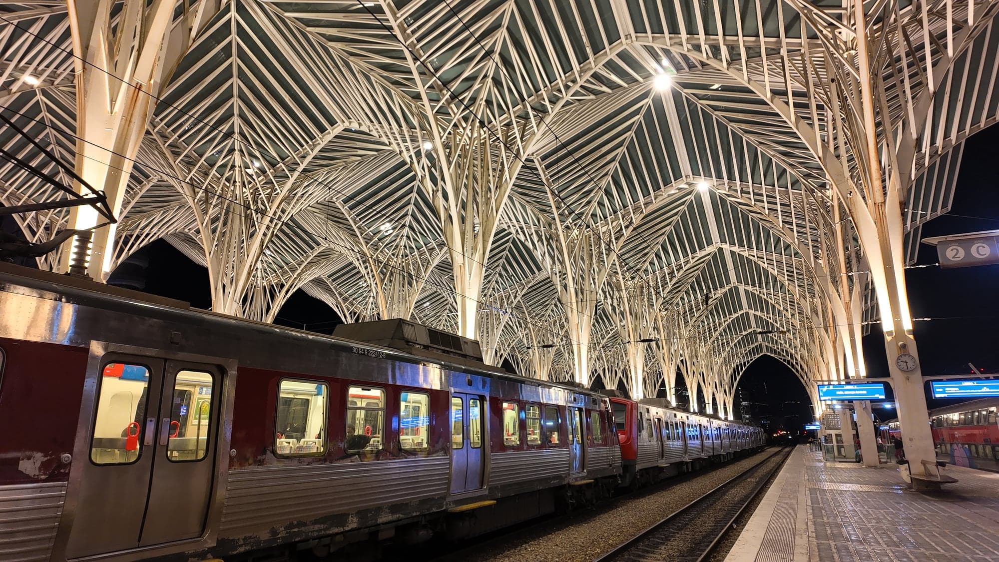 Estación de Oriente de Lisboa: arquitectura, transportes y qué ver alrededor
